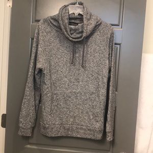 Light weight pullover